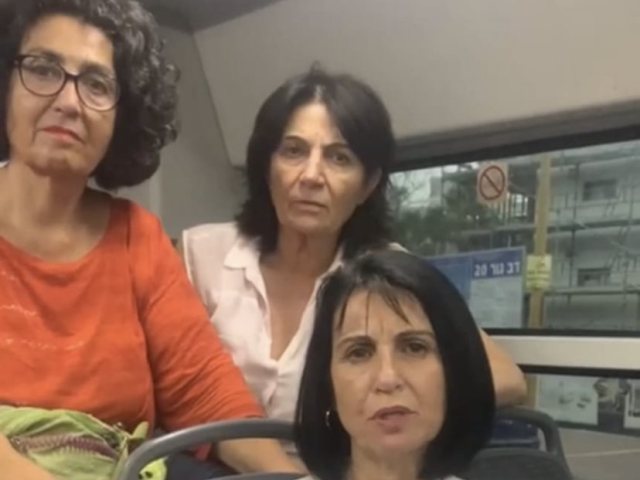 גלבר עם הפעילות באוטובוס אפיקים