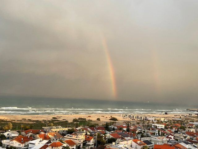 קשת בענן אחר הצוהריים באשדוד - צילום שמואל דוד