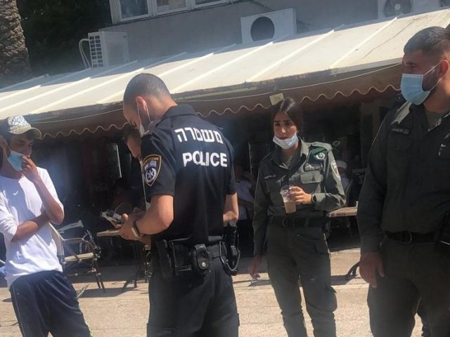 אוכפים את ההנחיות באשדוד. קרדיט: עיריית אשדוד