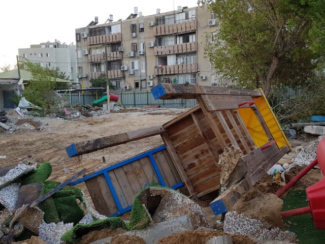 ההריסות שנותרו כעדות בשטח (צילום: עופר אשטוקר)