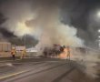 הרוג בתאונה קטלנית בכביש 4: משאית התנגשה ברכב שעמד בנתיב, התהפכה ועלתה באש