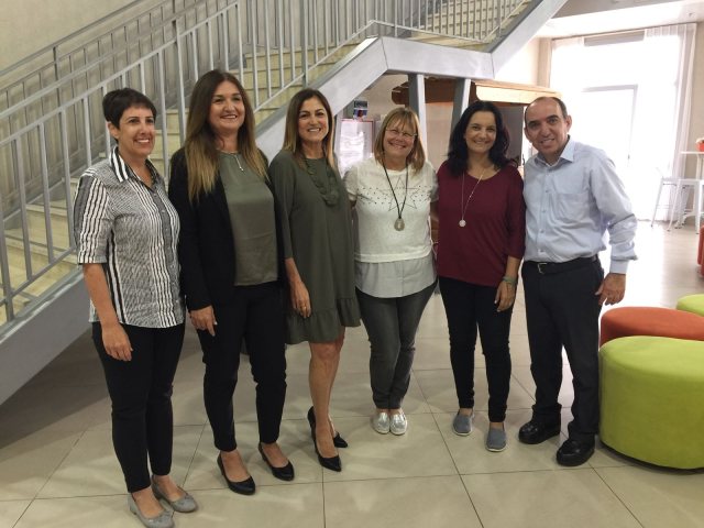 צוות המרכז להורות, יחד עם חברת הכנסת ומנכ"לית הרשות