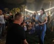 כזה עוד לא היה בפסטיבל הבירה באשדוד: אילן כרע ברך והציע לאתי נישואים