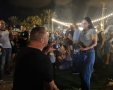 כזה עוד לא היה בפסטיבל הבירה באשדוד: אילן כרע ברך והציע לאתי נישואים