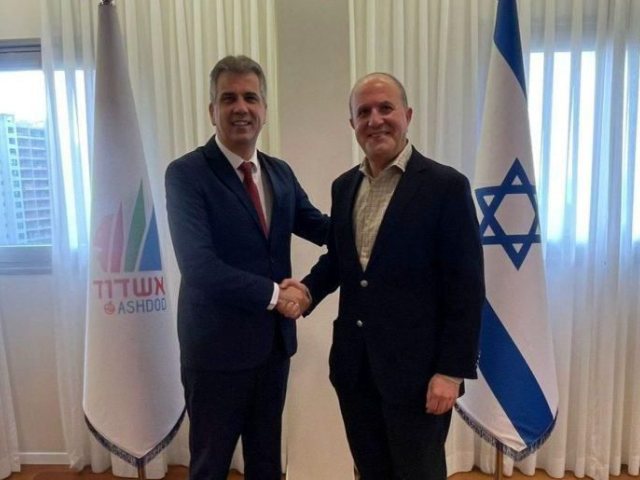לסרי עם שר האנרגיה. צילום: דוברות משרד האנרגיה