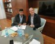 חותמים על הסכם קואליציוני - אשדודים עם ראש העיר