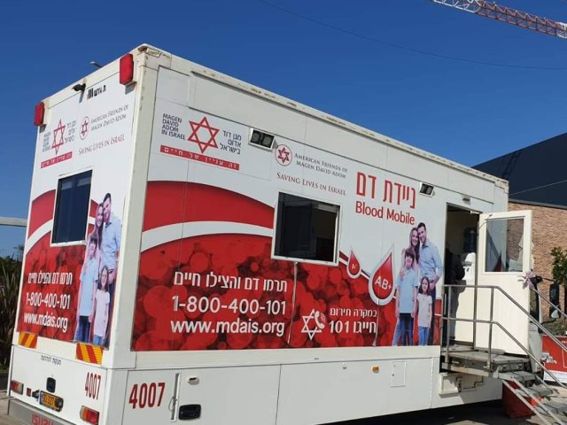 ניידת התרמת דם בביג פאשן