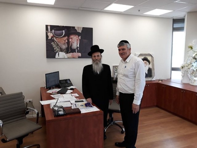 אבי אמסלם חונך את תפקידו כמחזיק תיק הרווחה