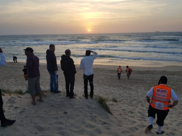 חיפושים בחוף המצודה