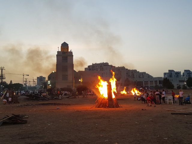 מדורות אמש ברובע ט' (צילום: אשדוד נט)