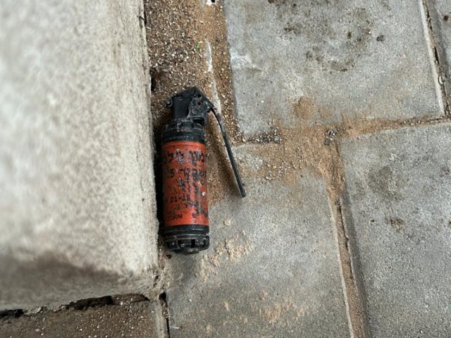 רימון ההלם שאותר (צילום: דוד פרץ)