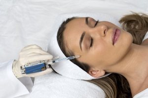  טיפולי הזרקות מתקדמים בוטוקס ל־3 אזורים + מזרק חומצה היאלורונית במחיר מיוחד של 1,899 ₪ בלבד