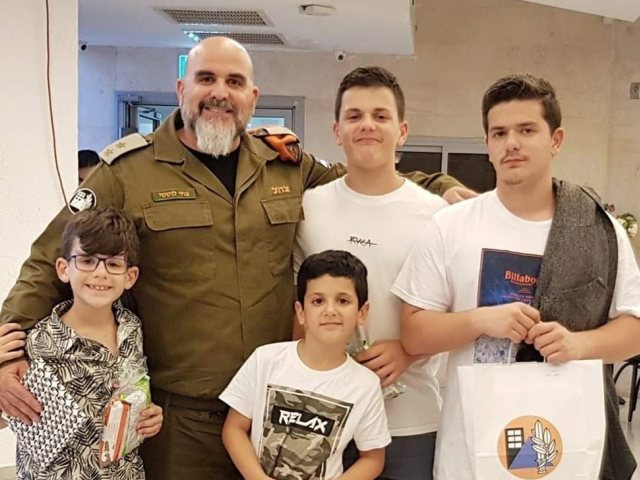 לוטטי וארבעת בניו