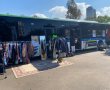 ויצו ואפיקים הקימו דוכן למכירת בגדי יד 2 – באוטובוס