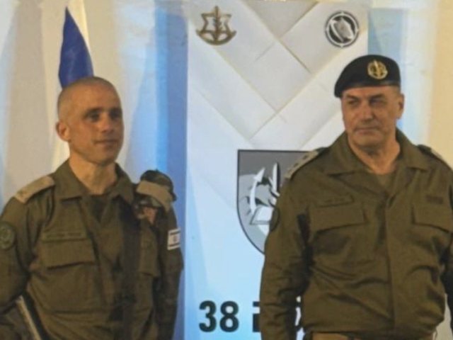 מטקס הקמת האוגדה (באדיבות המשפחה)