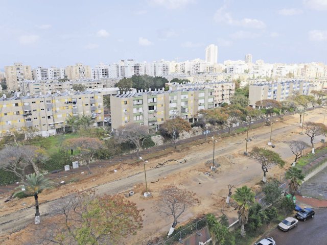 חפירות בשדרות הרצל. צילום: אבי רוקח