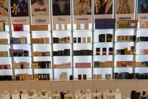 מבצעי סוף שנה מטורפים על בשמים ומוצרים טיפוח בלי לנסוע לחו"ל בלעדי ב Glam 42 אשדוד