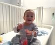בבית החולים אסותא הצילו חייו של תינוק בן 11 חודשים לאחר שבלע חתיכות צבע יבש