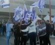 אחרי סופ"ש של פיגועים - תלמידי אמית אשדוד יצאו לרחוב עם דגלי ישראל (וידאו) 