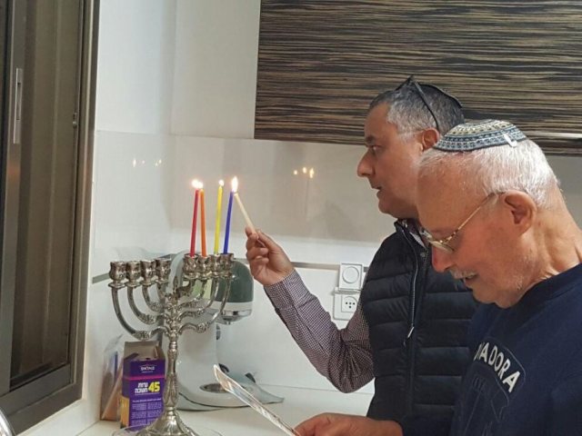 רבי ניסים כנפו ז"ל עם בנו גבי 