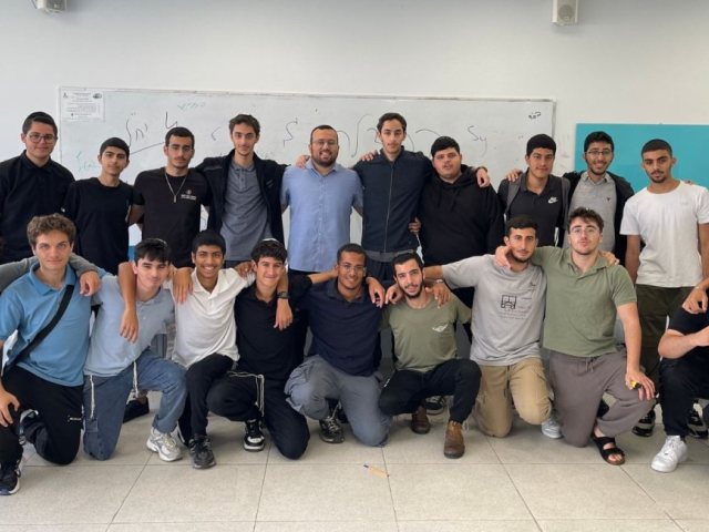 אדיר פרץ
