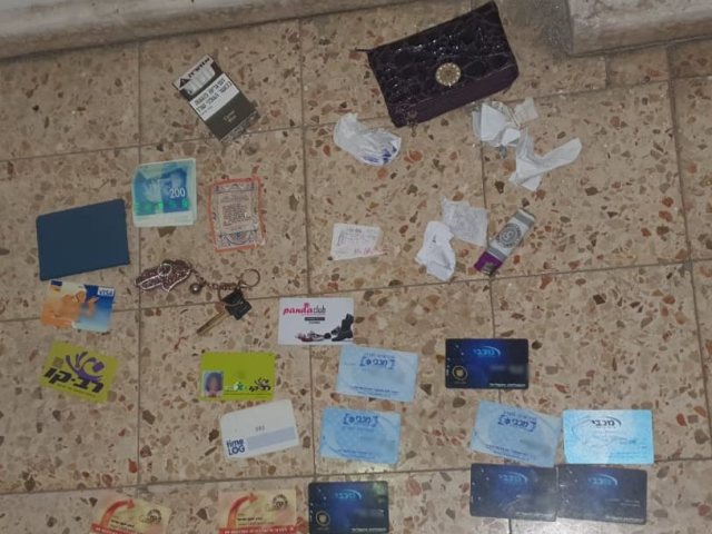 השלל שנתפס בידיו של החשוד. קרדיט: דוברות המשטרה