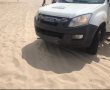 מזעזע: השתזפה בחוף הקשתות ונדרסה ע"י רכב בשירות עיריית אשדוד (קשה לצפיה!)
