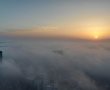 מחזה שלא נראה כל יום: צפו בשמש הזורחת מעל ענני הערפל שכיסו הבוקר את אשדוד