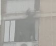 צפו ברגעי הדרמה בחילוץ הילדים מהדירה הבוערת אמש באשדוד