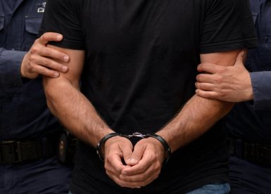 ארכיון המשטרה - מעצר חשוד (אילוסטרציה AI)