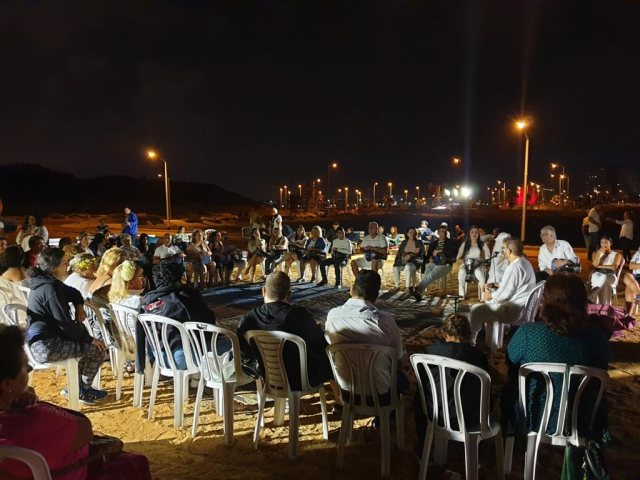 תיקון ליל שבועות אלטרנטיבי בחוף אשדוד