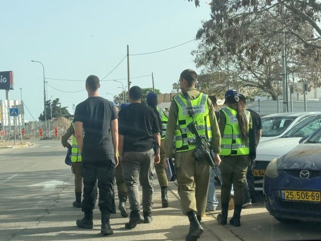 השוטרים הצבאיים והסמויים במקום