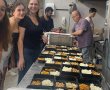 עמותת "לחיות בכבוד" פתחה מוקד חירום ומחלקת אלפי ארוחות חמות לקשישים וניצולי שואה באזור הדרום