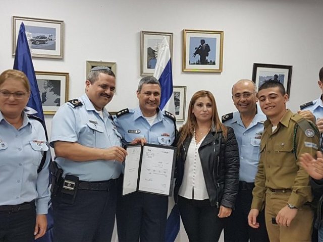 גבי דדון ומשפחתו בהענקת הדרגה