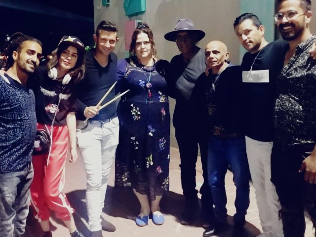 יהודה קיסר ולהקתו עם יעל פומפרק אלוש | צילום: ענבל אביב